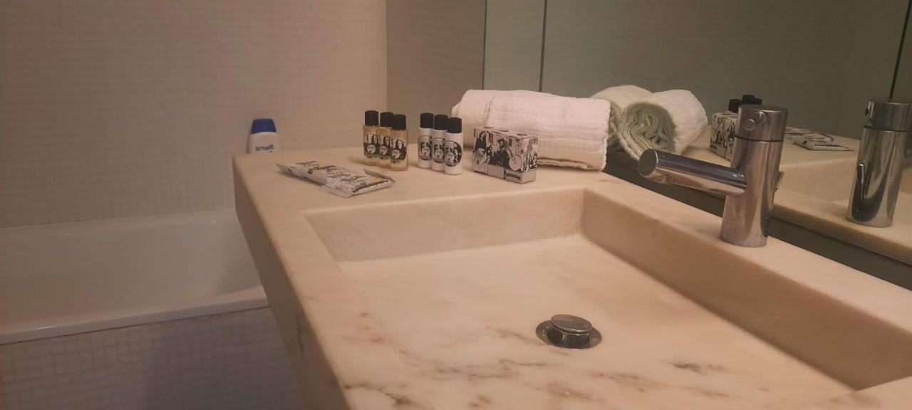 Apartamento Lud - Santos Apartment ลิสบอน ภายนอก รูปภาพ